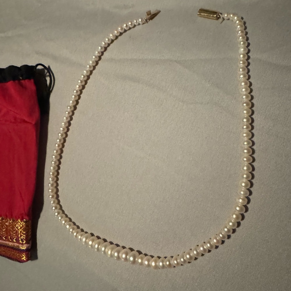 Elegant Pearl Necklace